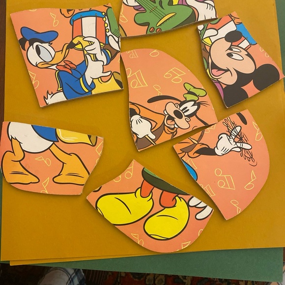 Rare vintage Playskool Puzzle w./Mickey, Donald & Goofy in the Band, 190-06  7pc - Picture 2 of 6